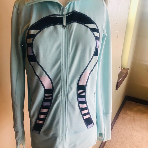 Lululemon sweatshirt. - Picture 2 of 3